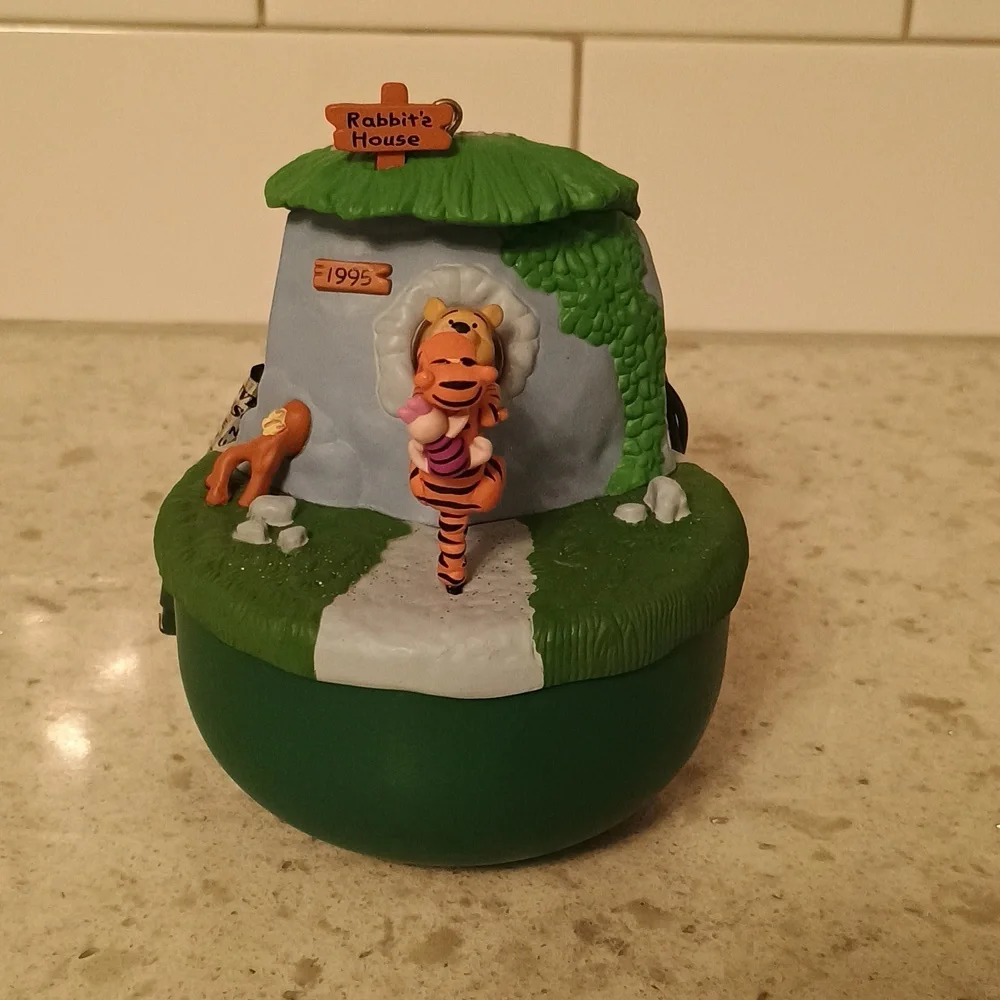 Vintage 1995 Hallmark Keepsake Ornament-motion